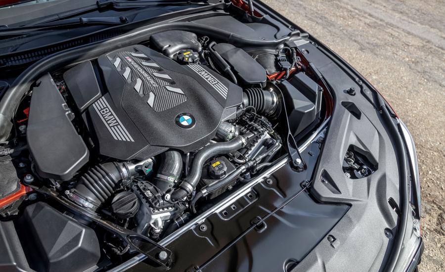 Моторный отсек BMW M850i xDrive Carbon Package (G15) 2018 года  (NA) (фото 20 из 20)